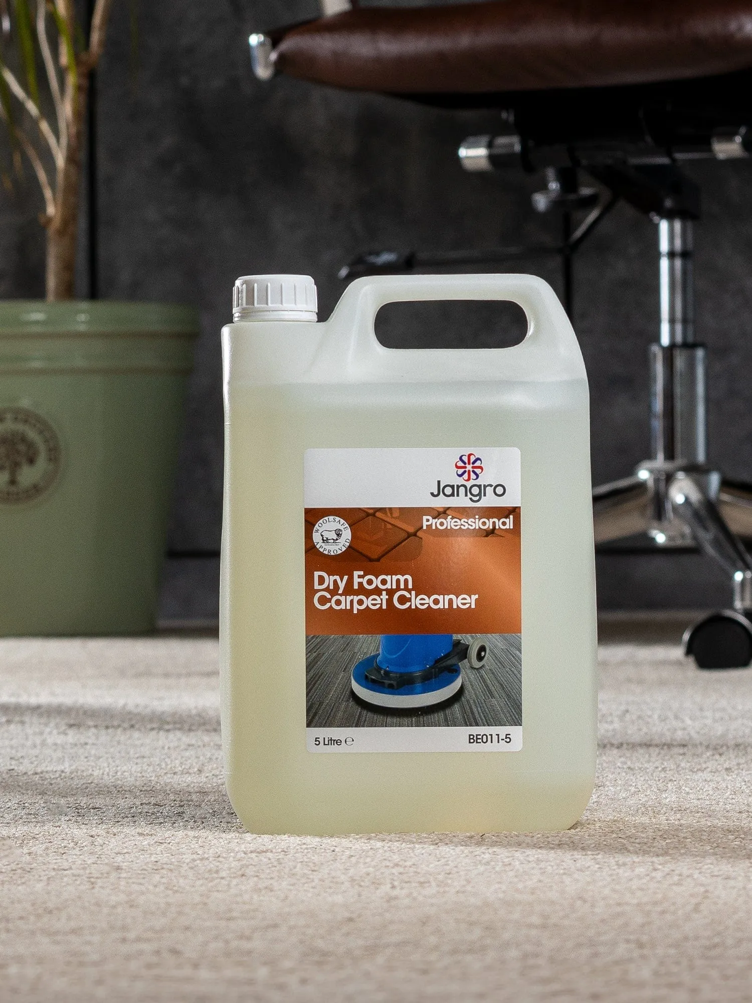 Jangro Dry-Foam Carpet Cleaner