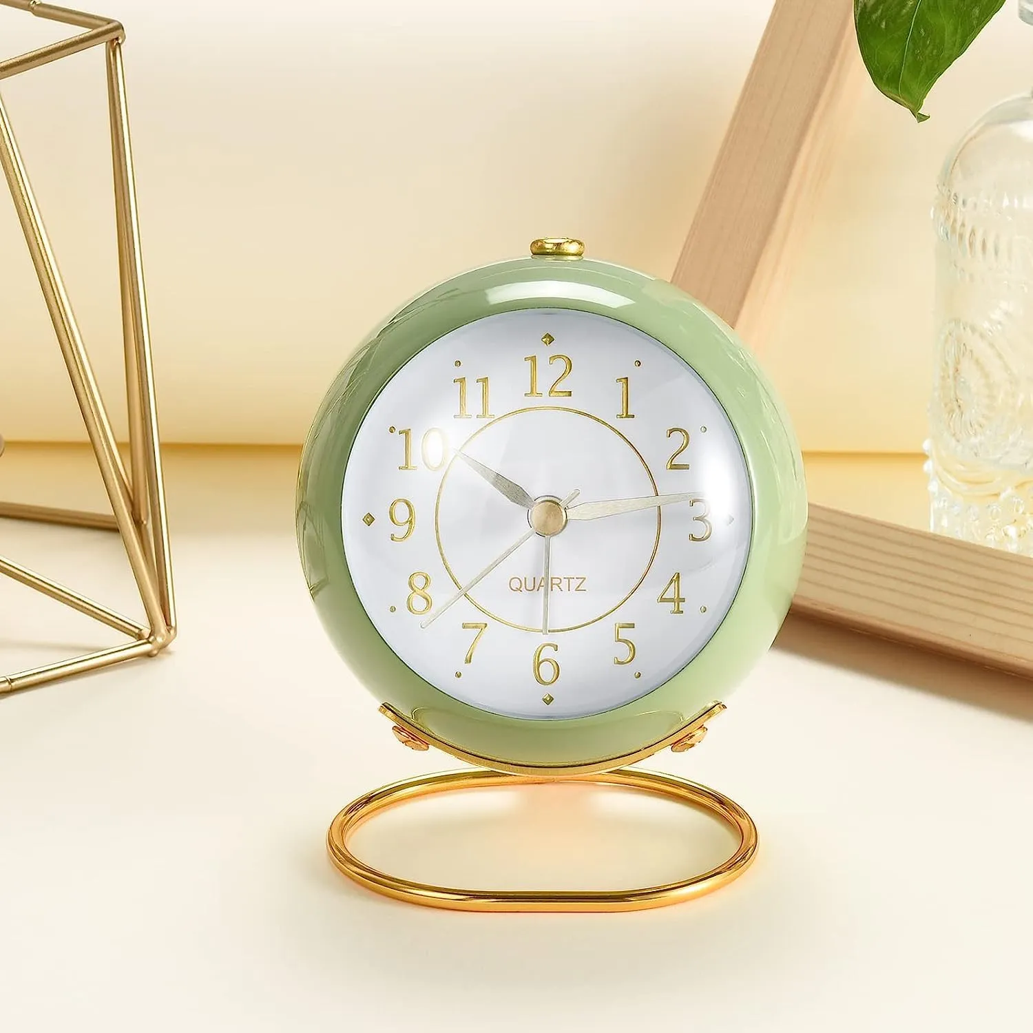 Small Table Clocks, Classic Silent Non-Ticking Tabletop Kids Room Analog Alarm Clock Battery Operated Desk Clock with Backlight HD Glass for Bedroom Living Room Kitchen Indoor Decor (A_8)