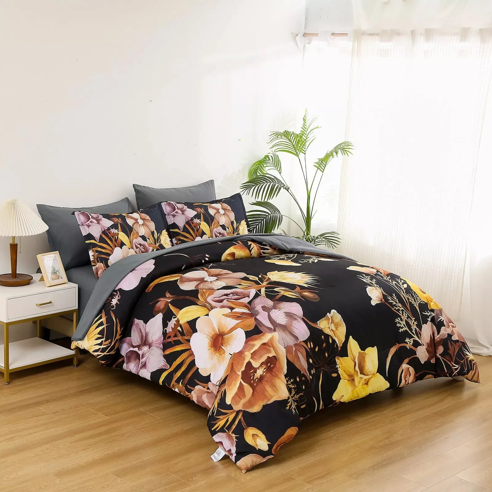 Soft Floral Leaf Comforter Set, King Size, Quilted Bedding with Pillowcases